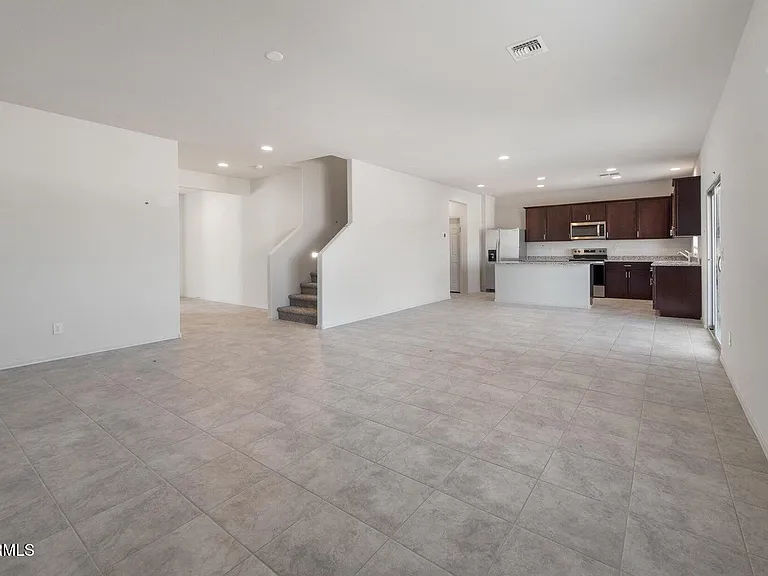 2428 S 246th Ln — Photo 4