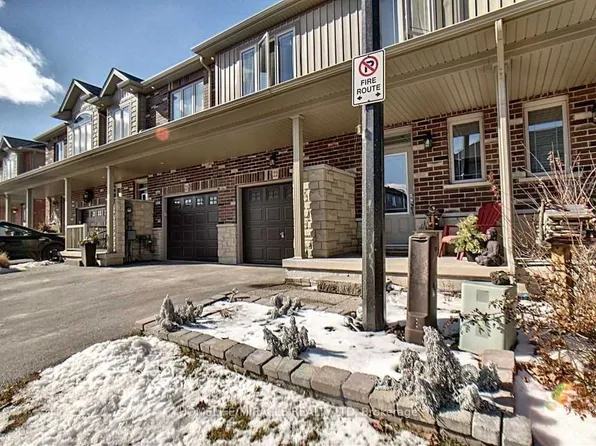 380 Lake St Unit 22, Grimsby, ON L3M 0E8