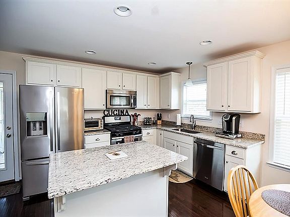 4th image of 13953 Stanley Park Dr