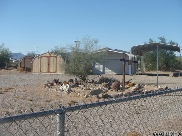 2nd image of 335 E Mockingbird St