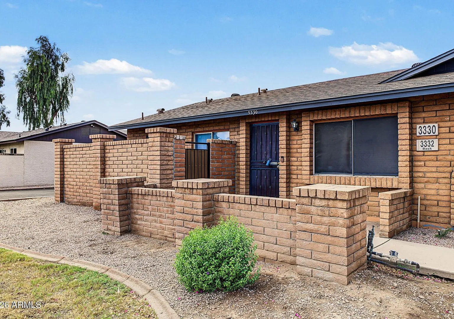 Charming remodeled 2 bedroom , 2 bath townhome in Tempe — Photo 1