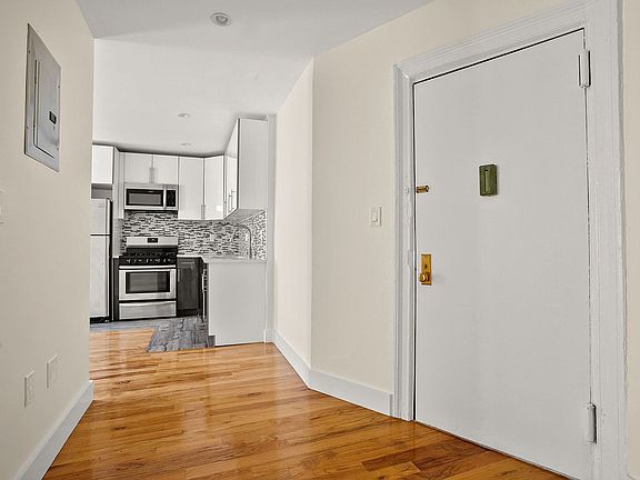 4th image of 4 S Pinehurst Ave APT 6F