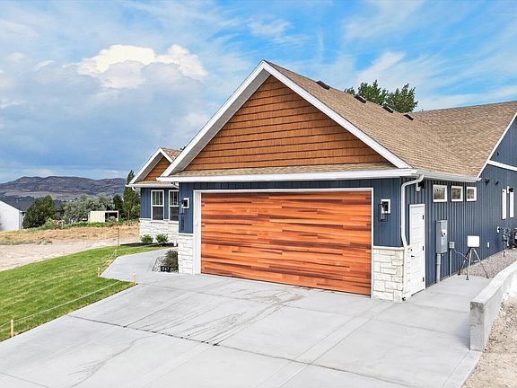3rd image of 1347 Falcon Ridge Dr