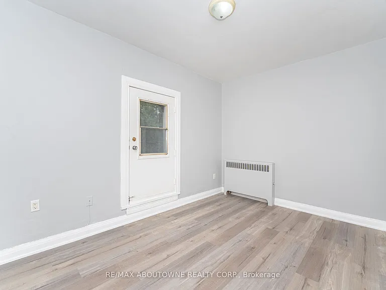 486 Holtby Ave #3 — Photo 13