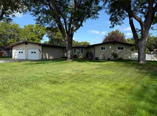 2615 Birchwood Rd, North Platte, NE 69101