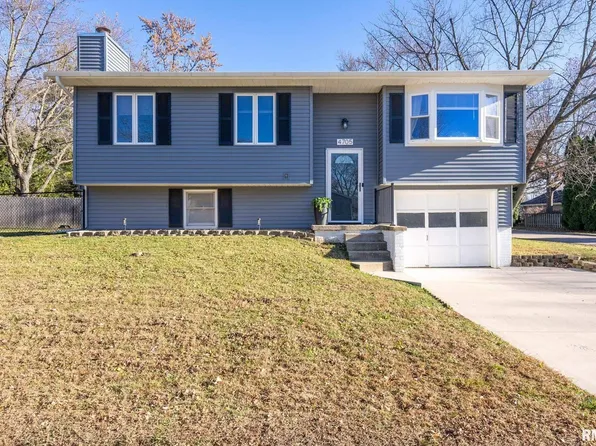 4705 N Sturdevant St, Davenport, IA 52806