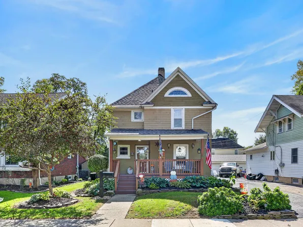 13 Locust St, Athens, PA 18810