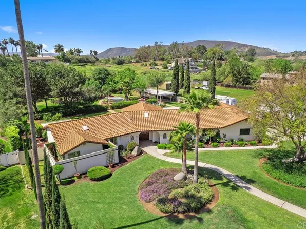 465 Jennileah Ln, San Marcos, CA 92069