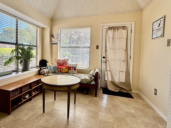 5th image of 421 Leisure Ln