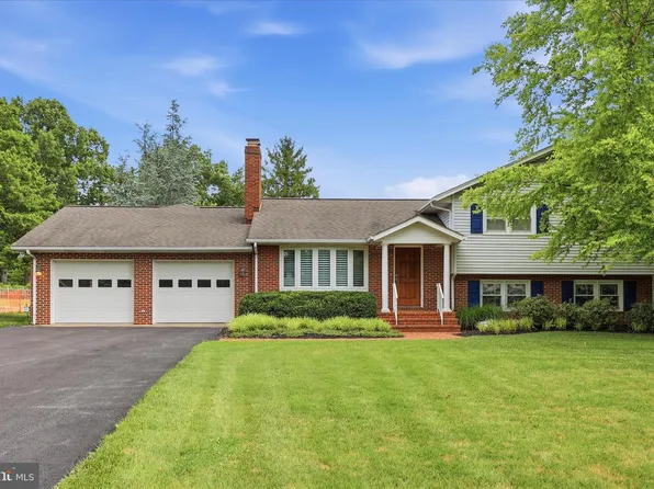 6796 Sunnybrook Dr, Frederick, MD 21702