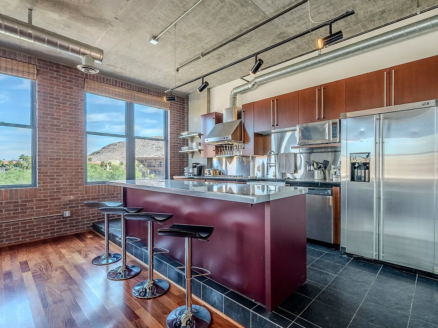 2 bed, 1932 sqft, $3,250 — Photo 4