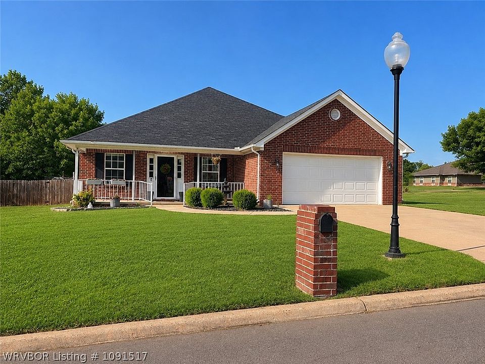 1st image of 803 Brookridge Ln