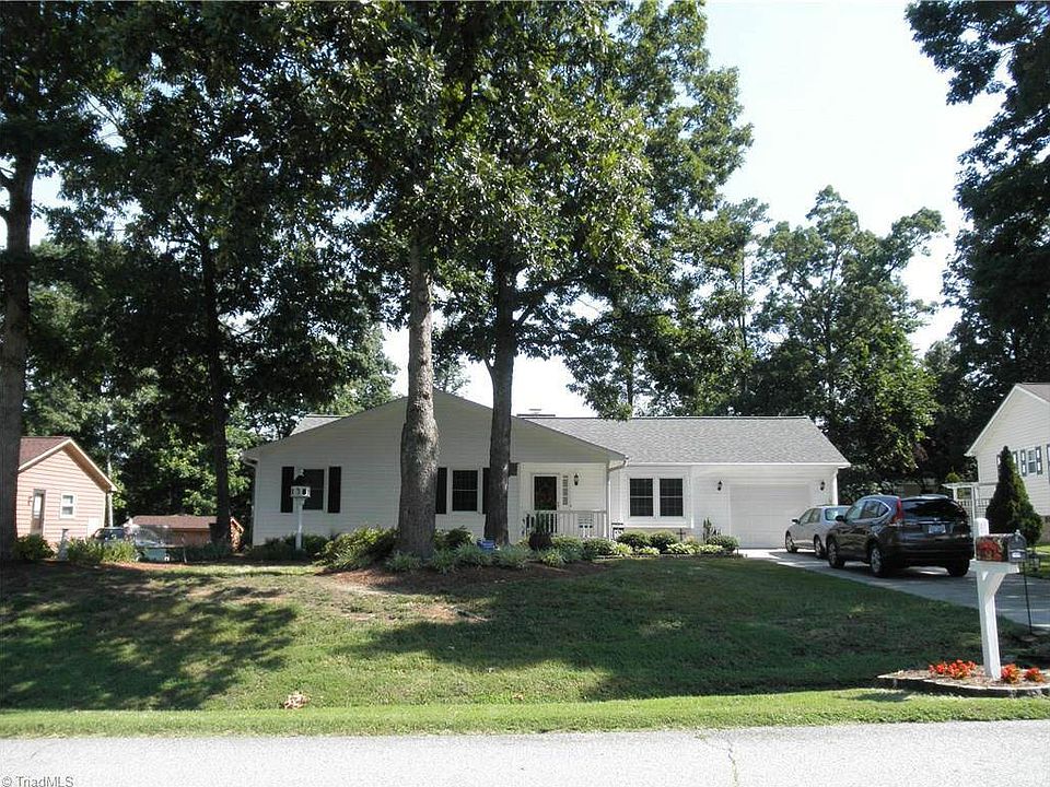 104 brookhollow