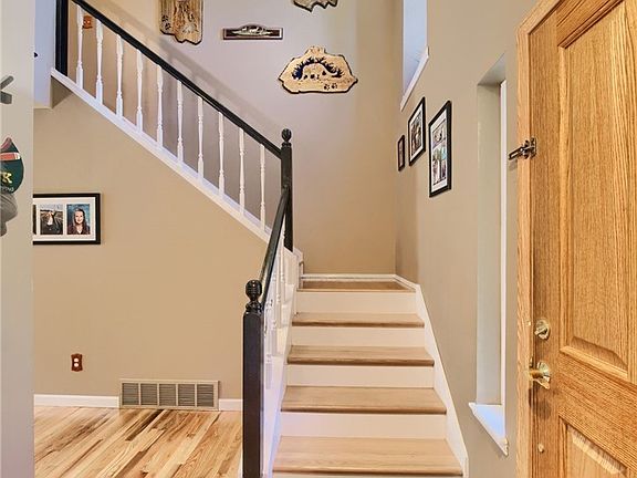 5th image of 4232 175th Pl NW