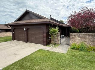 2154 Hammond Pl W, Traverse City, MI 49686