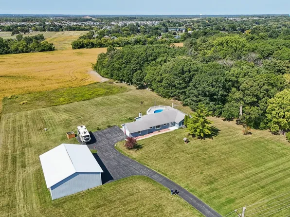 33336 N Fish Lake Rd, Ingleside, IL 60041