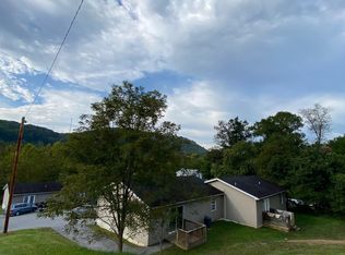 213 Post Rd, Falls Mills, VA 24613