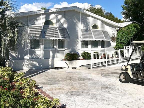 3rd image of 1056 Diamond Lake Cir