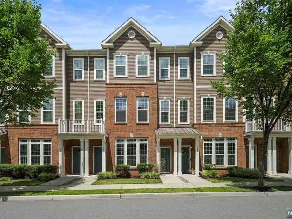 185 Wesmont Dr, Wood Ridge, NJ 07075