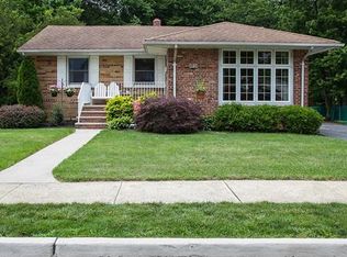 24 Gurley Rd, Edison, NJ 08817