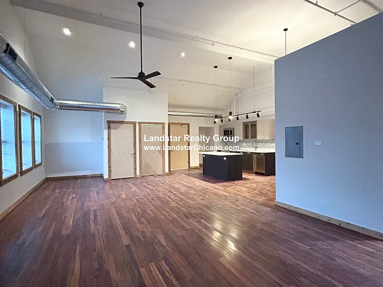 4611 S Ellis Ave #301 — Photo 1