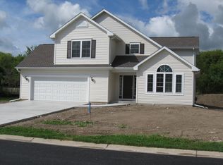 1752 Shumann Dr, Union Grove, WI 53182