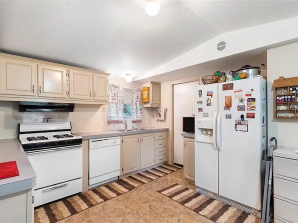 36 W Old Field Dr, Huffman, TX 77336