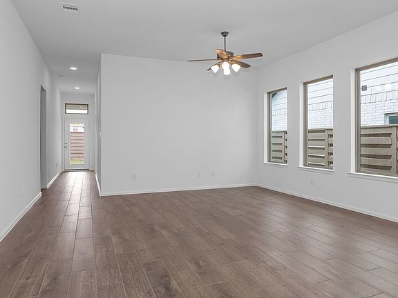 3rd image of 4643 Hydra Ln