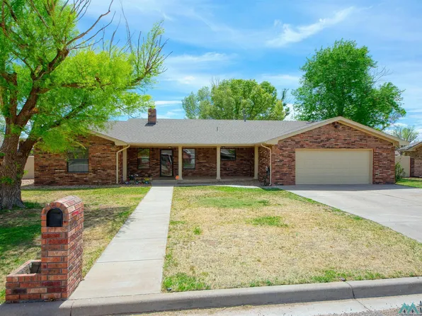 512 E 17th St, Portales, NM 88130