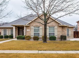 813 Valley Ridge Rd, Burleson, TX 76028