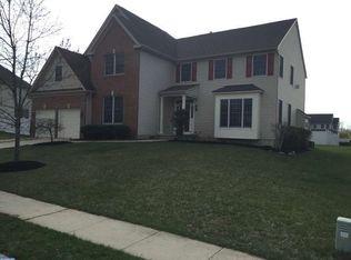 14 Fieldcrest Dr, Columbus, NJ 08022