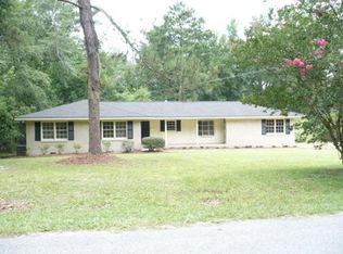2402 Meadowbrook Dr, Valdosta, GA 31602