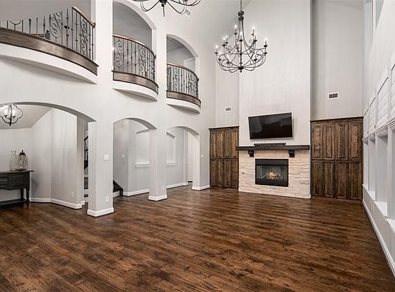 5th image of 6801 Havenhurst Ct
