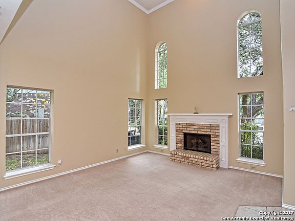 4th image of 218 Silentbluff Dr
