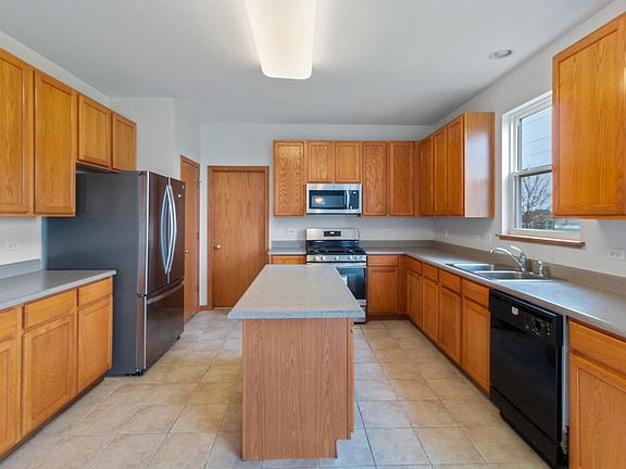 4th image of 3030 Gaylord Ln