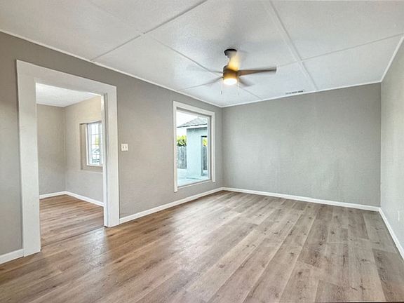 4th image of 1291-1293 Holden Ave #1291