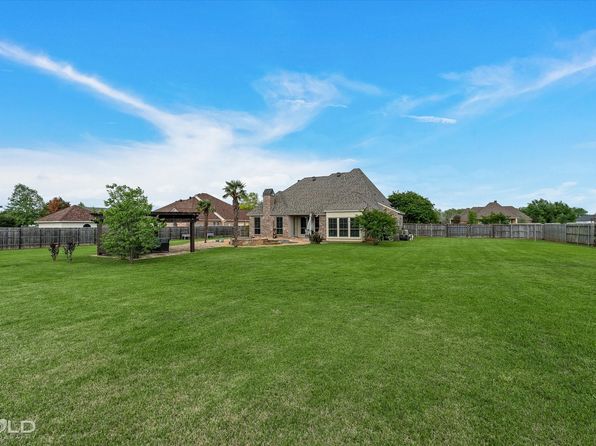 221 Cattail Trl, Benton, LA 71006