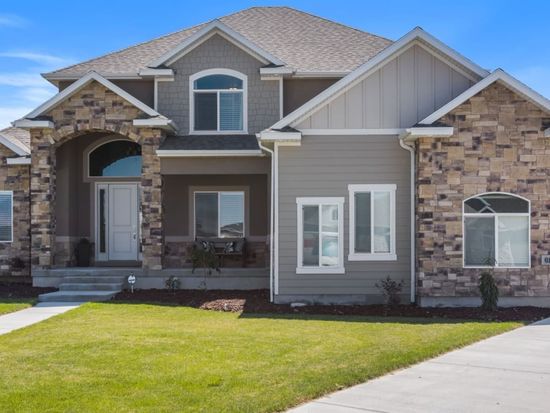 616 E Surrey Ct, Grantsville, UT 84029