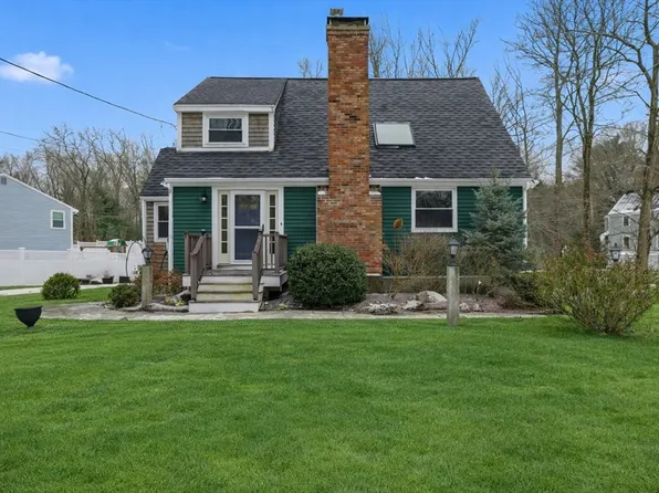 34 Flintlock Ridge Rd, Cohasset, MA 02025