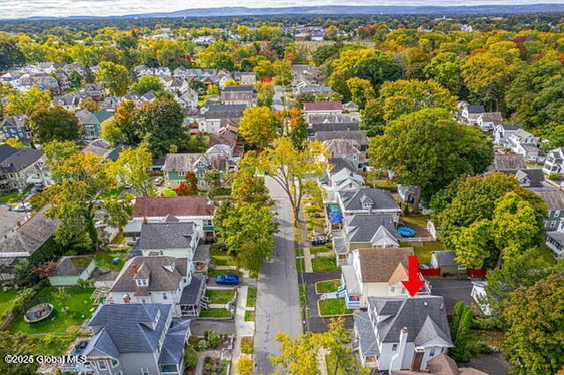 5th image of 136 Elmer Avenue