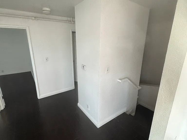 1111 Sunvue Pl #6 — Photo 6