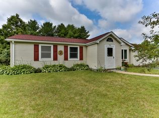 196 Powderhorn Dr, Taunton, MA 02780