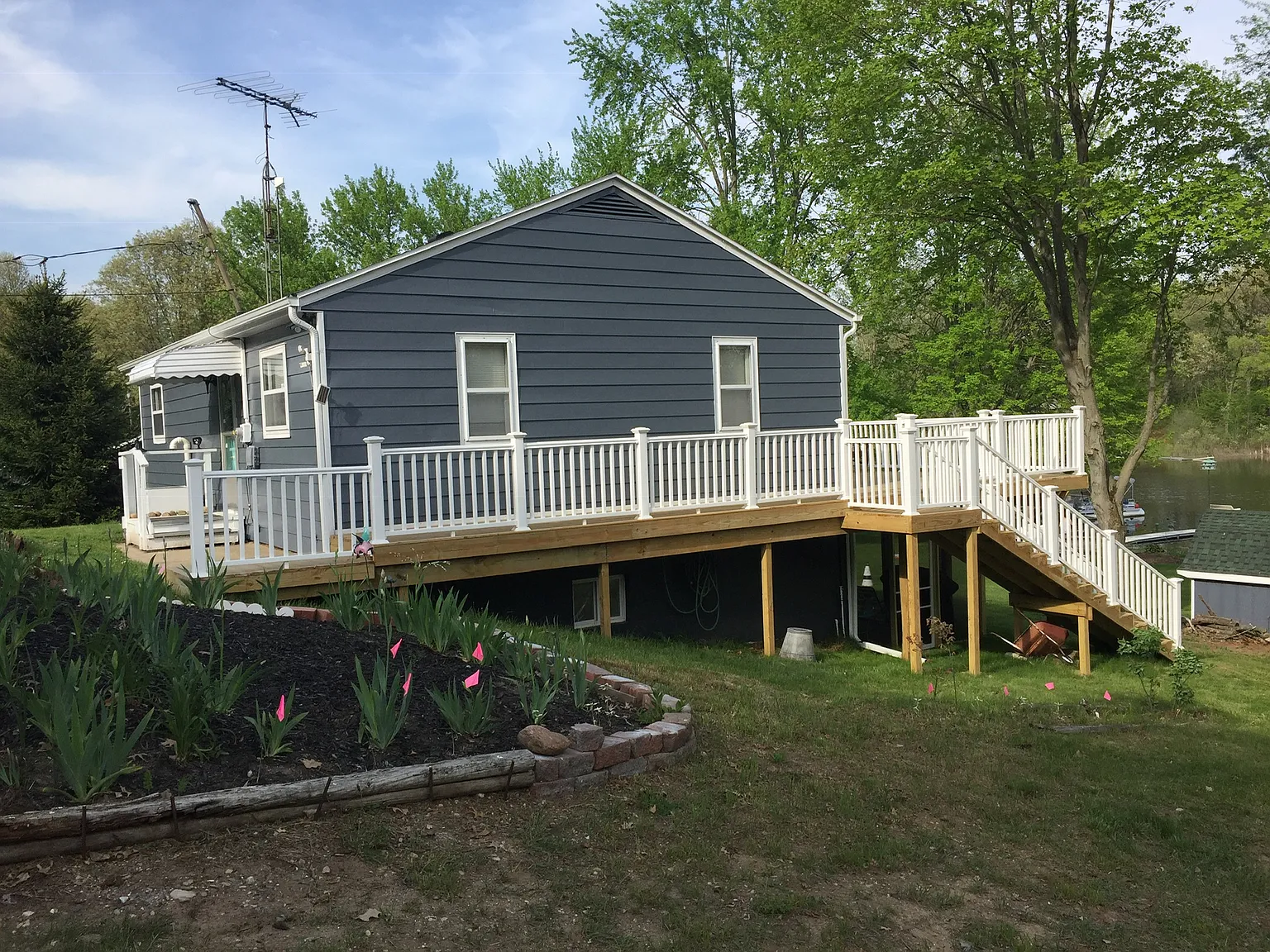 5375 Paradise Dr photo 1