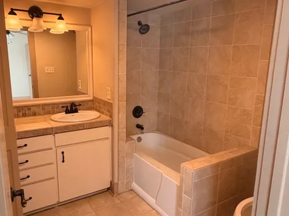 321 Roy St, Kerrville, TX 78028