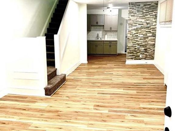3rd image of 205 Damons Ln