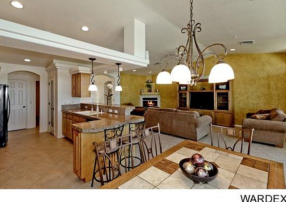 5th image of 4141 Columbia Dr