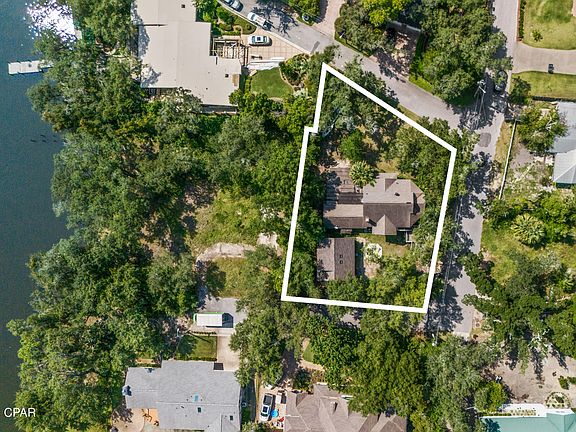 2nd image of 710 Moore Cir