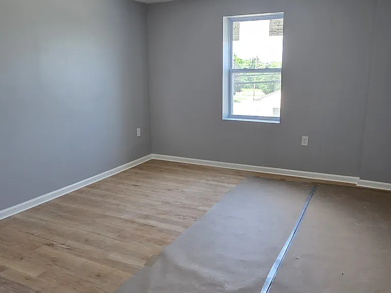 301 W 3rd St #9 — Photo 17