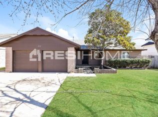 212 N Morgan Dr, Moore, OK 73160