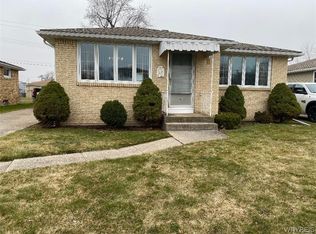 42 Nassau Ln, Buffalo, NY